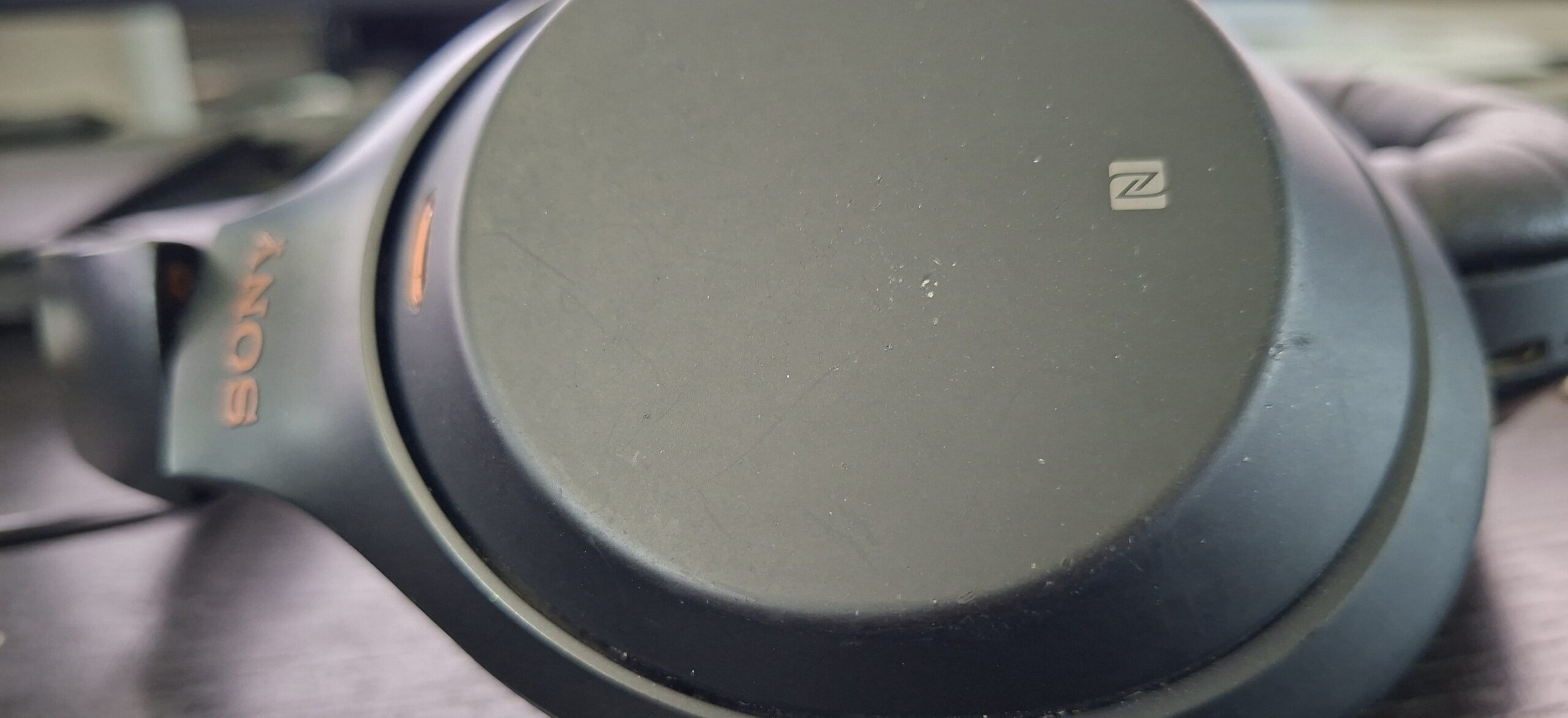 Charging a Sony WH1000 Mk3